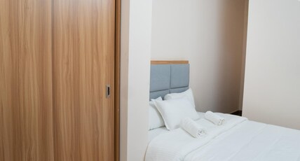 SPM Hotel Medavakkam Room Type - Deluxe Room AC