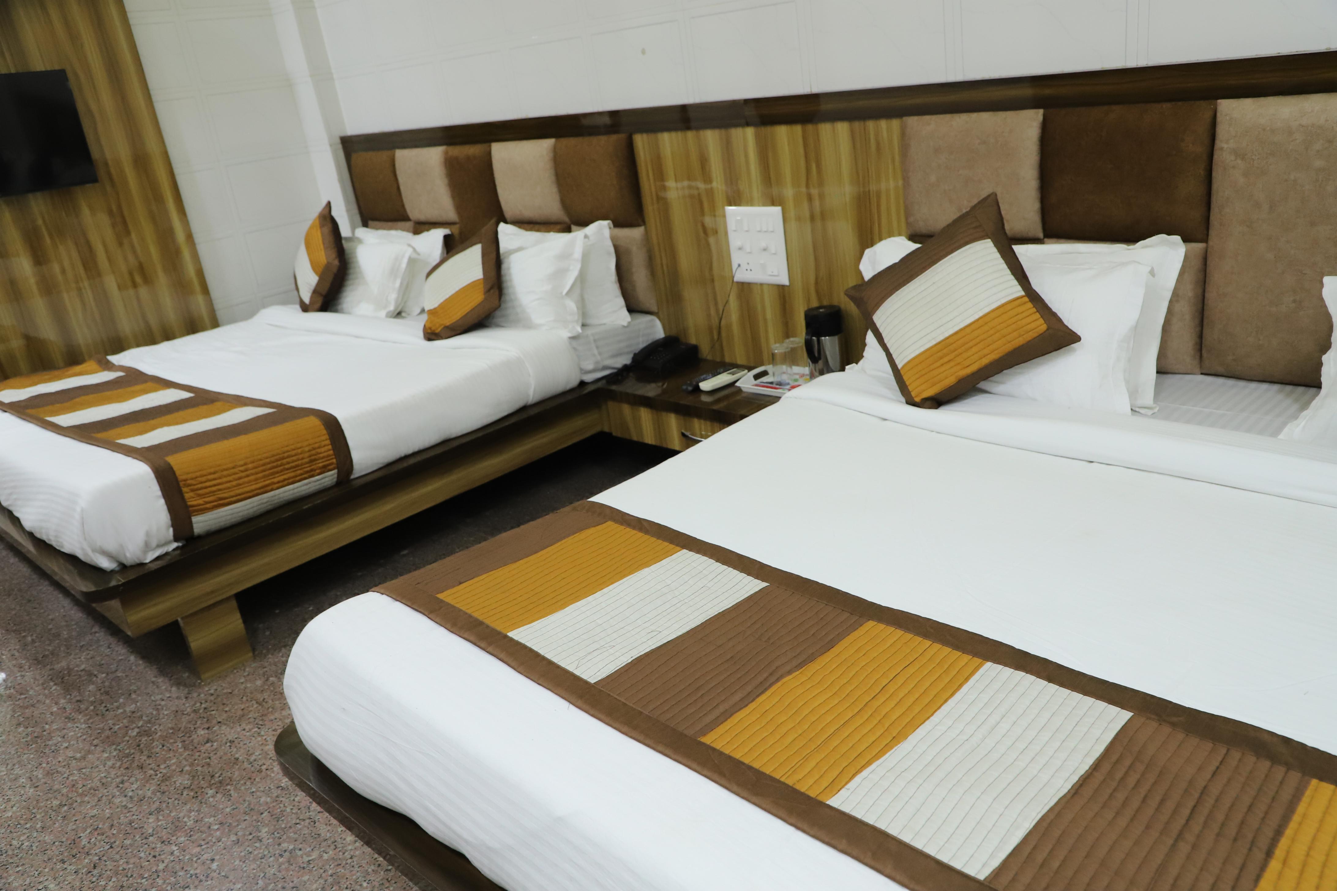 Hotel Sheeba Room Type - Ac Super Deluxe Family Bed Room