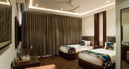 AURA BOUTIQUE HOTEL Room Type - Premium City view Twin Bed Room