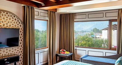 The Vintage Srinagar at Dal Lake Room Type - Premier Room with Lake View
