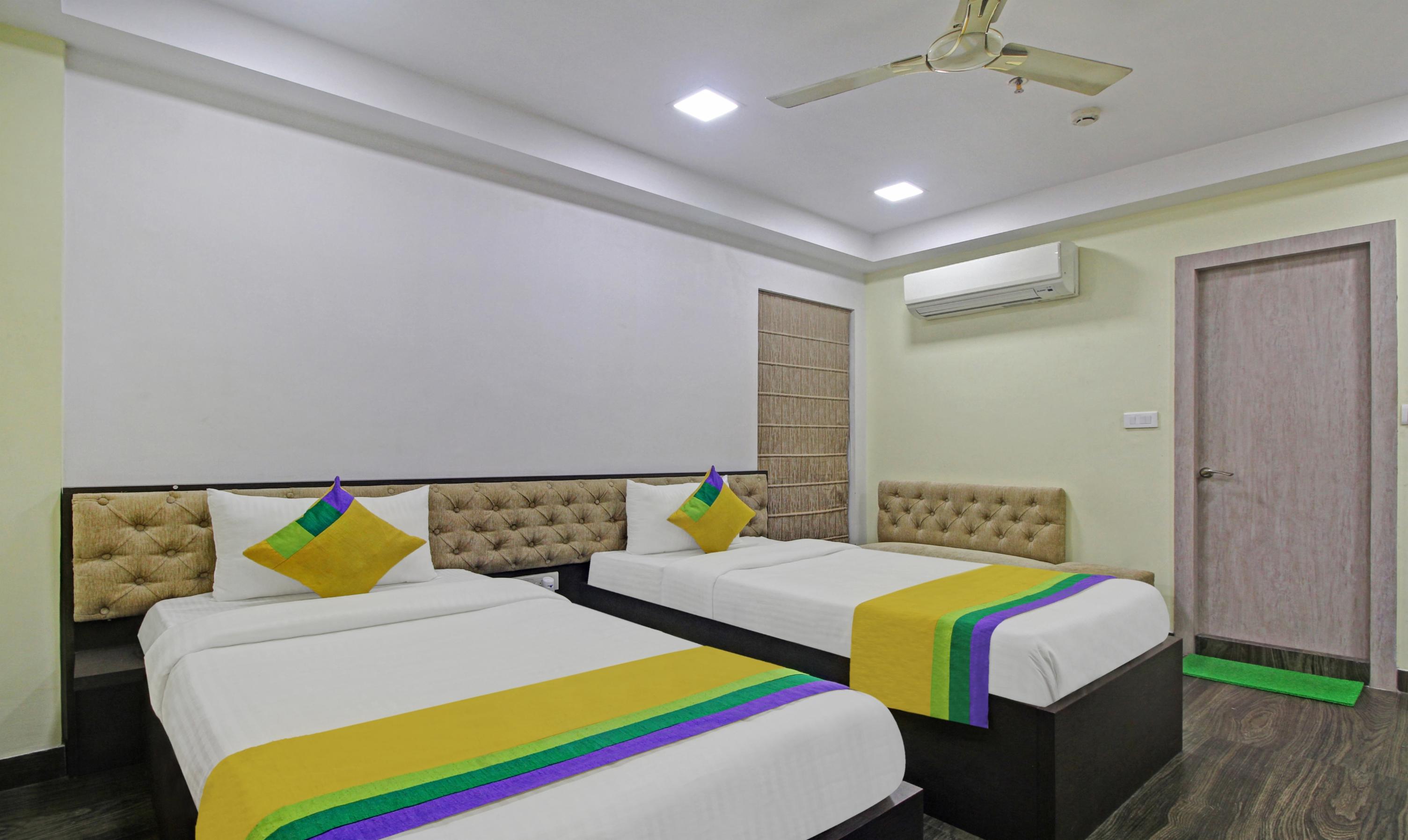 Itsy Hotels Reotel Near Rabindra Sarobar - Tap to explore photos