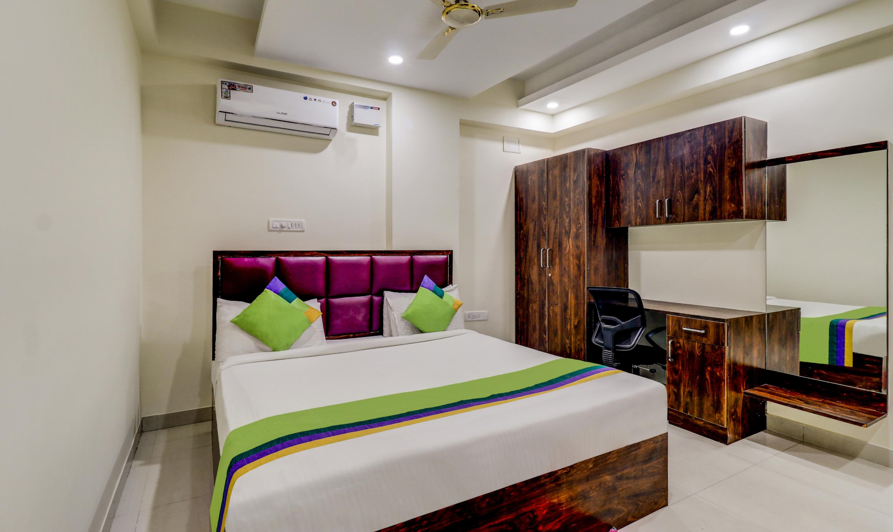 Itsy Hotels Kozy Rooms - Tap to explore photos