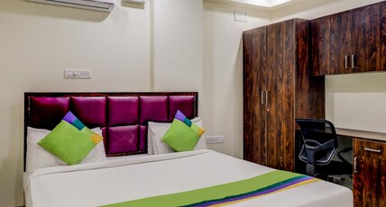 Itsy Hotels Kozy Rooms Room Type - Deluxe Room