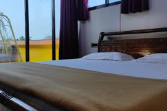 Diamond Cottage | Rooms & Caretaker