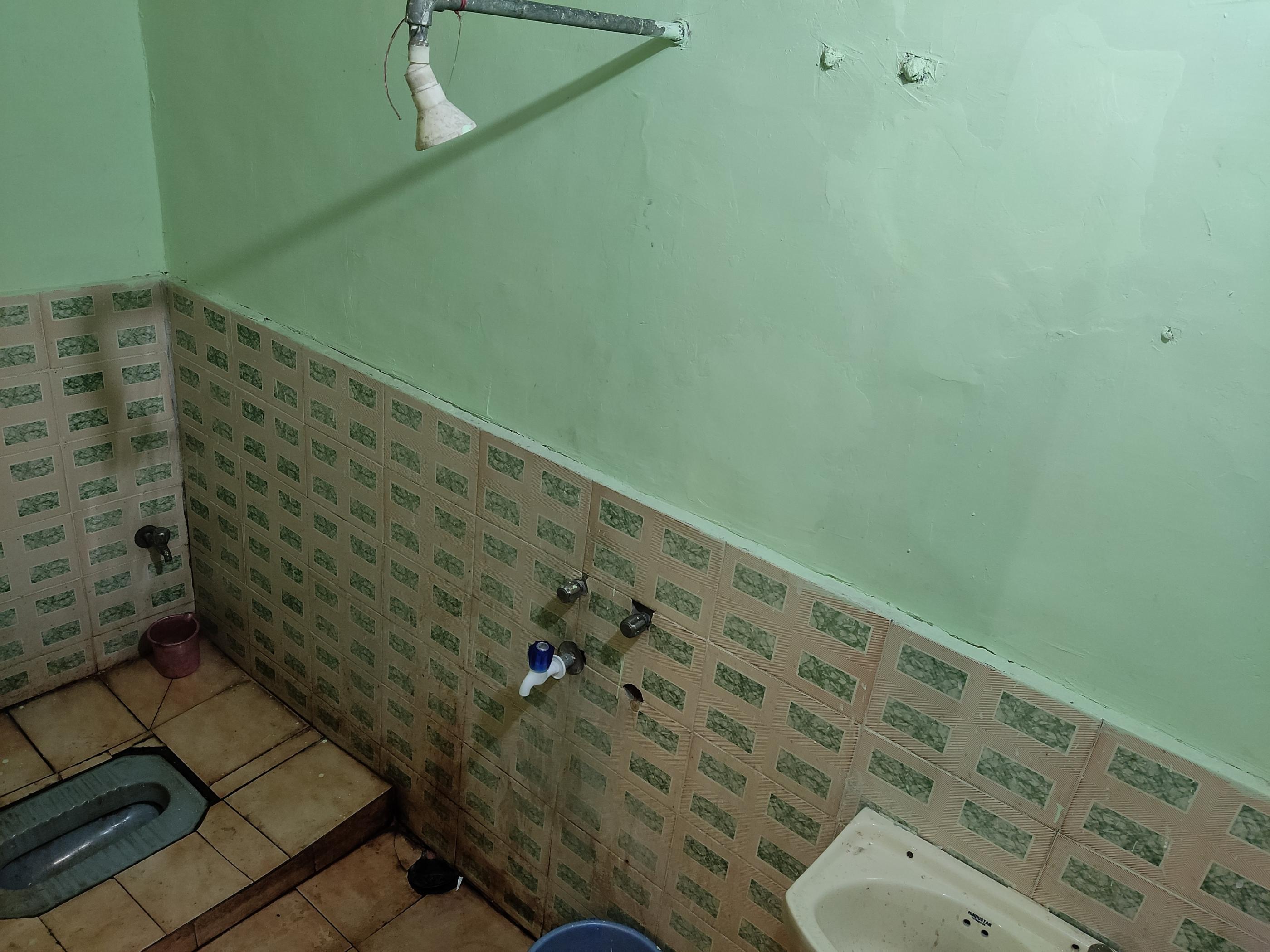 Shri Radhe Krishna Guest House - Tap to explore photos