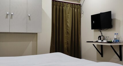 Maple Home Stay | Near Apollo Hospital Room Type - Deluxe Mini With Free WIfi Maple Home Stay | Near Apollo Hospital Room Type - Deluxe Mini With Free WIfi