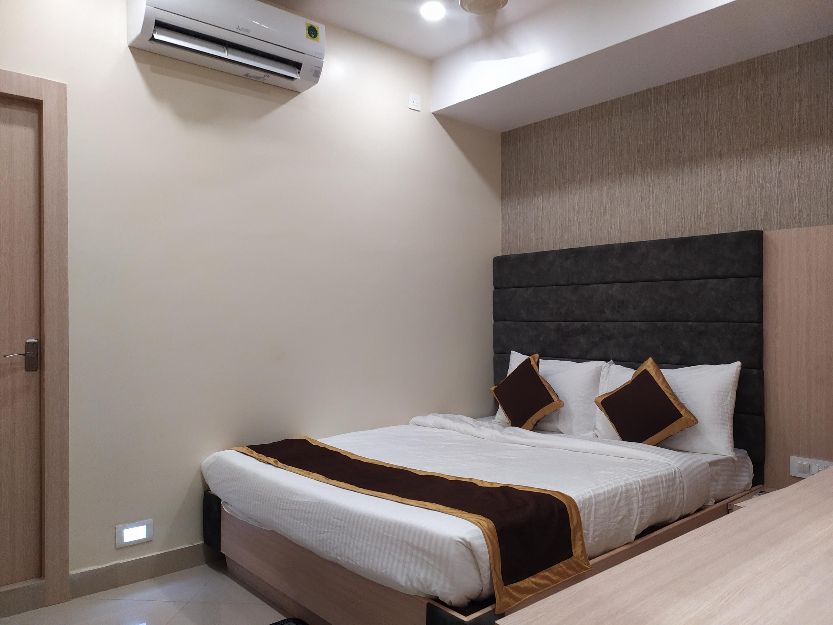 The Panash (Hotel & Banquets) Room Type - LUXURY DOUBLE BED