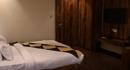 HOTEL PURPLE ORCHID Room Type - EXECUTIVE ROOM
