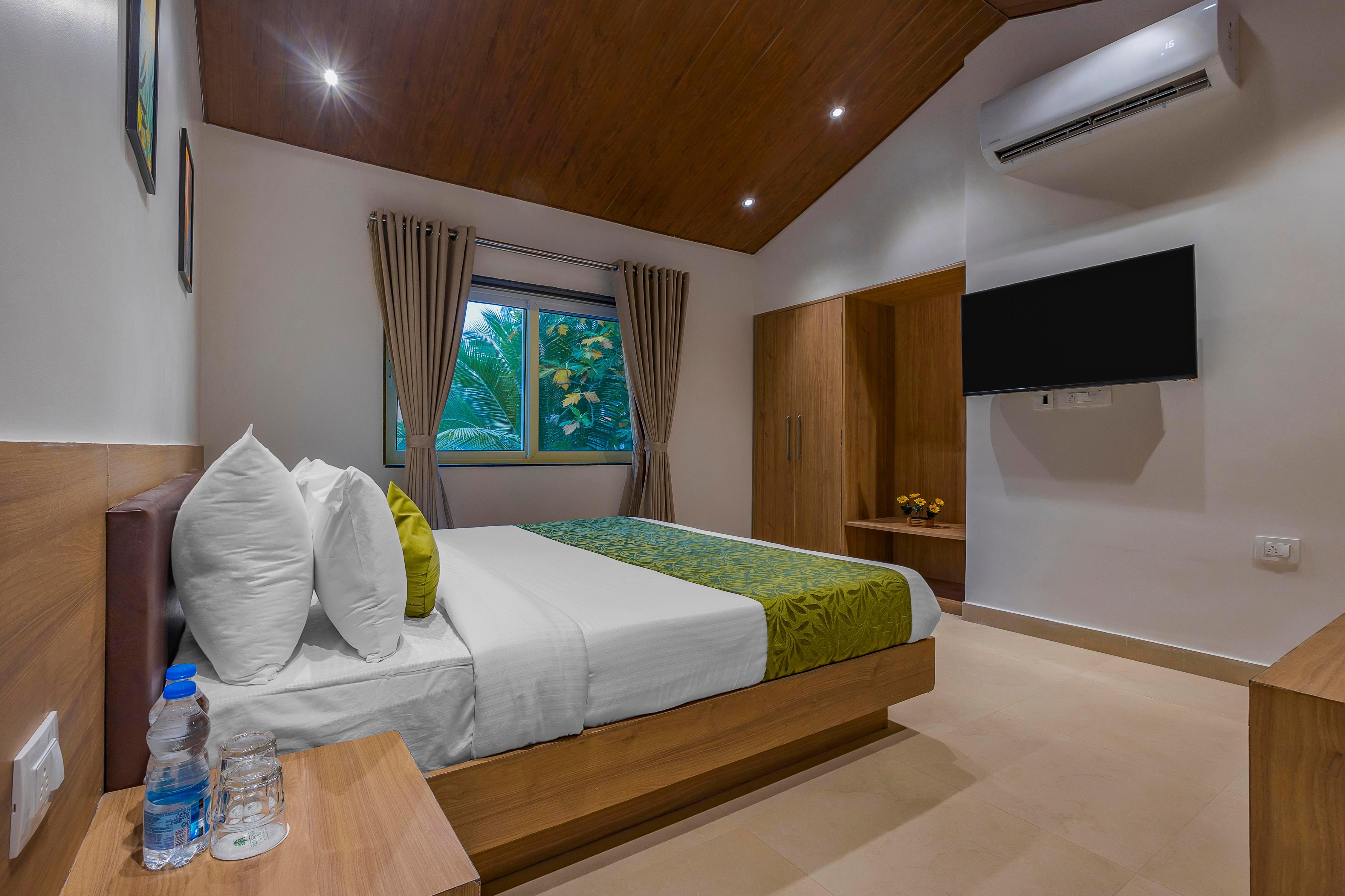 TreeHouse MARS Beach Cottages - Tap to explore photos