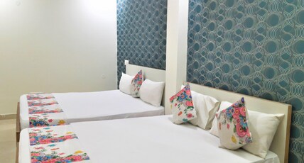 Hotel Le Heritage @Nizamuddin Railway Station Room Type - Family Room