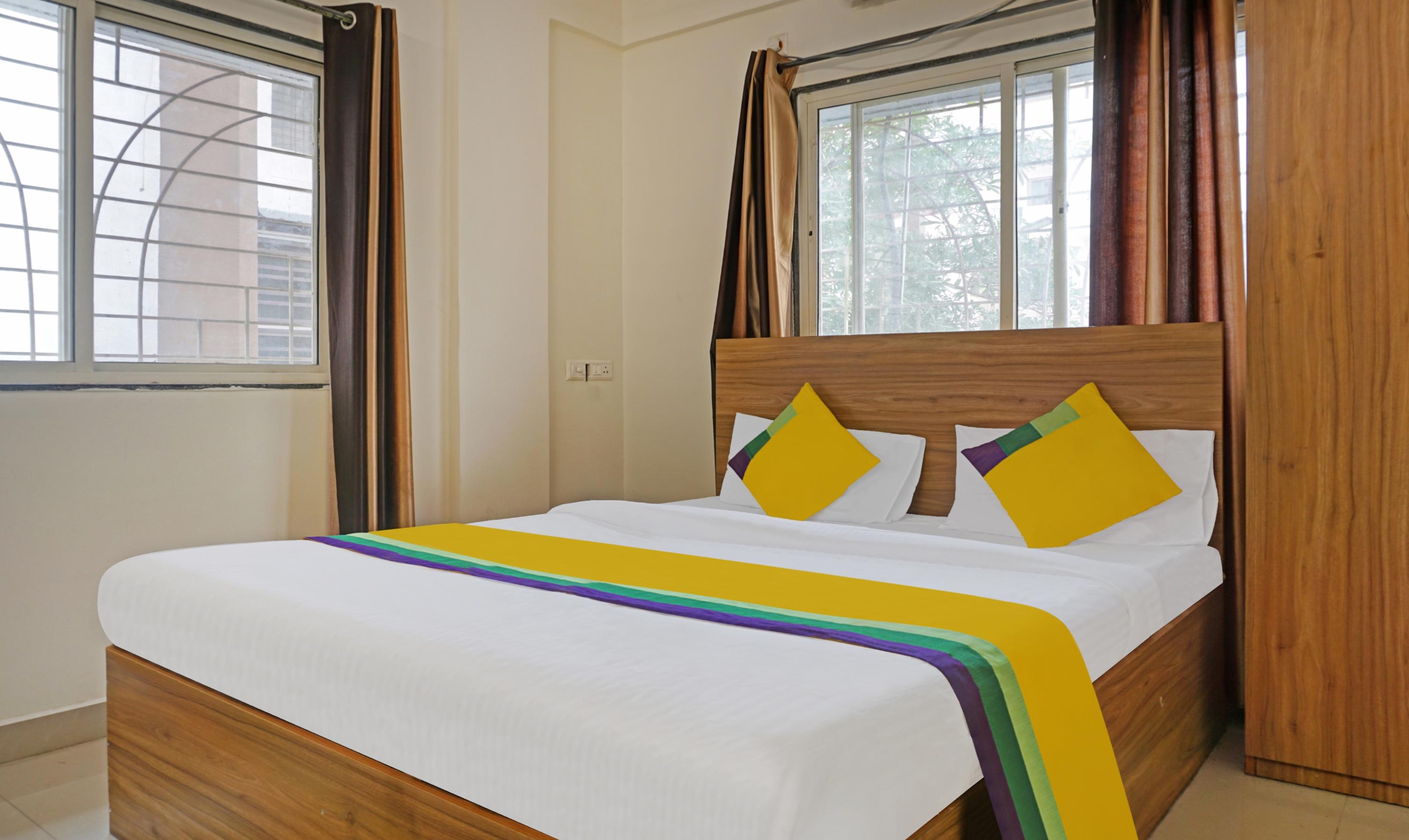 Itsy Hotels AY Plus Hotels Room Type - Standard Room