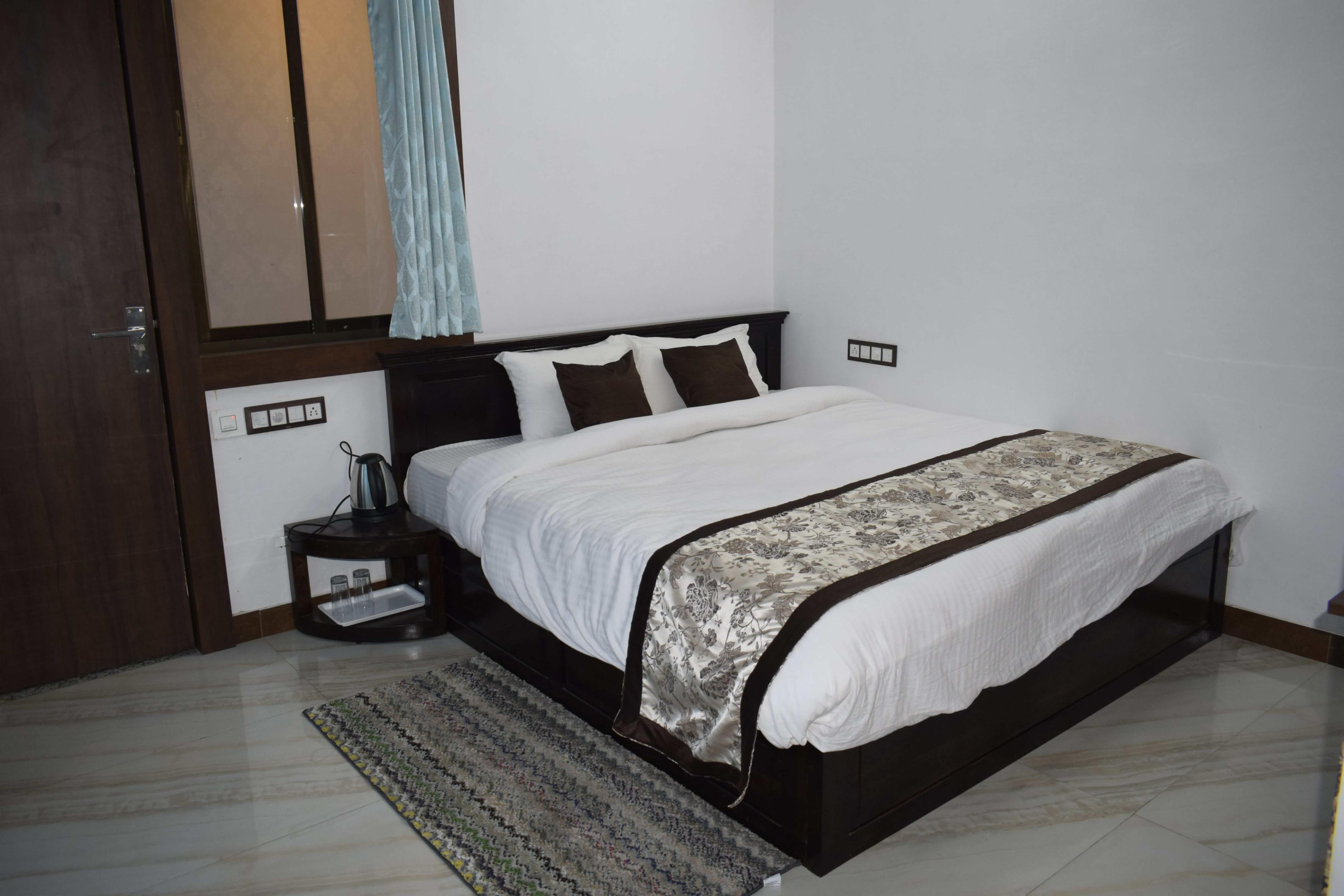 Hotel Shree ji Palace - Tap to explore photos