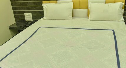 Pawan Executive Room Type - Suite Room with bath tub