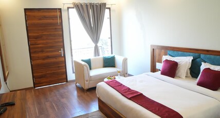 Tathastu Maitri Ski Resort Room Type - Deluxe Mountain View With Private Balcony (Heated Bedding) Tathastu Maitri Ski Resort Room Type - Deluxe Mountain View With Private Balcony (Heated Bedding)