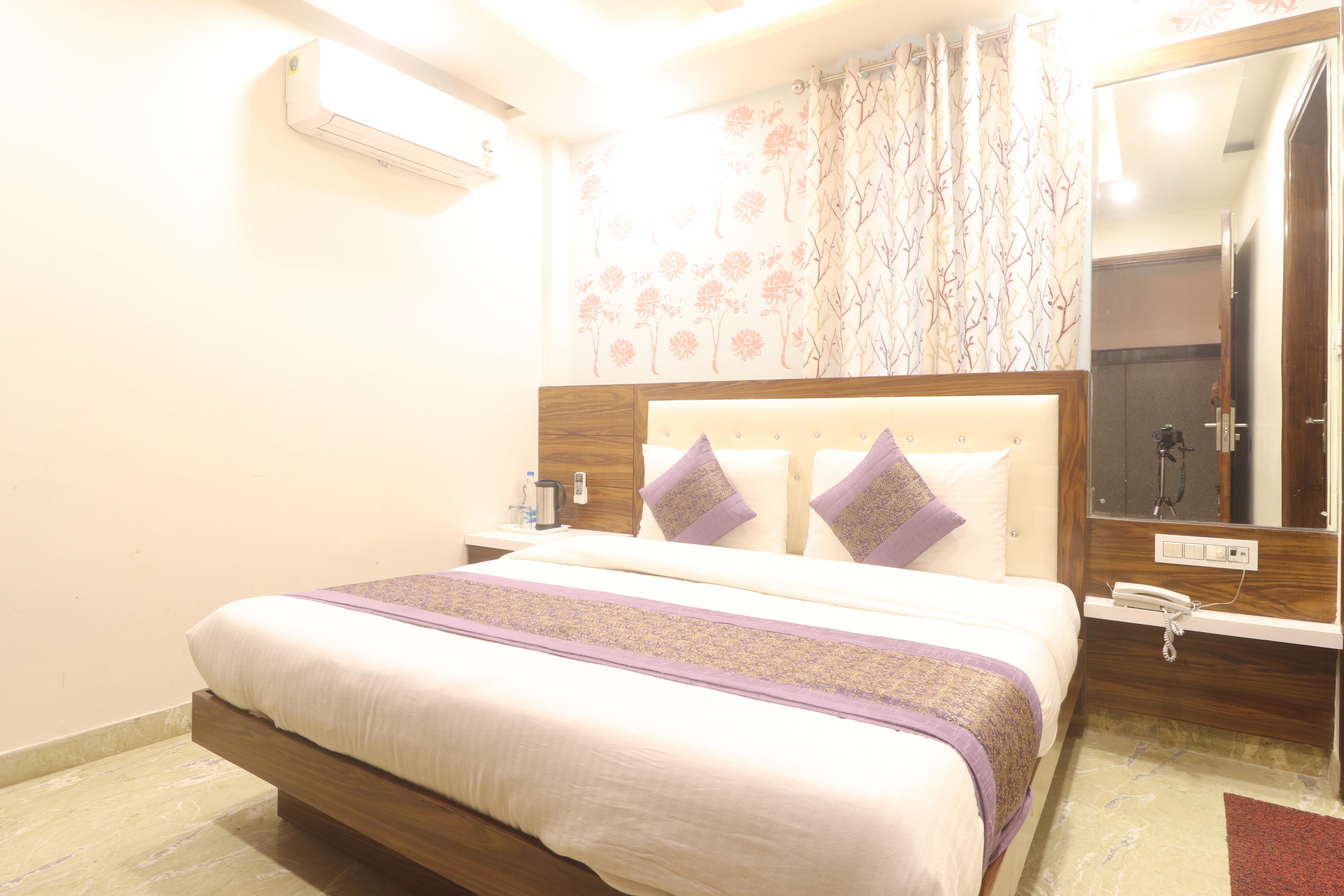 Hotel Kabir Palace Karol Bagh Room Type - Deluxe room with wifi