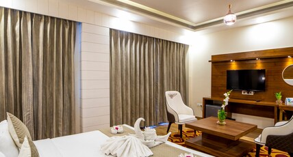 Divine Lakshmi Ganga By Elements 7 Room Type - Luxury Suite with Bathtub and Balcony