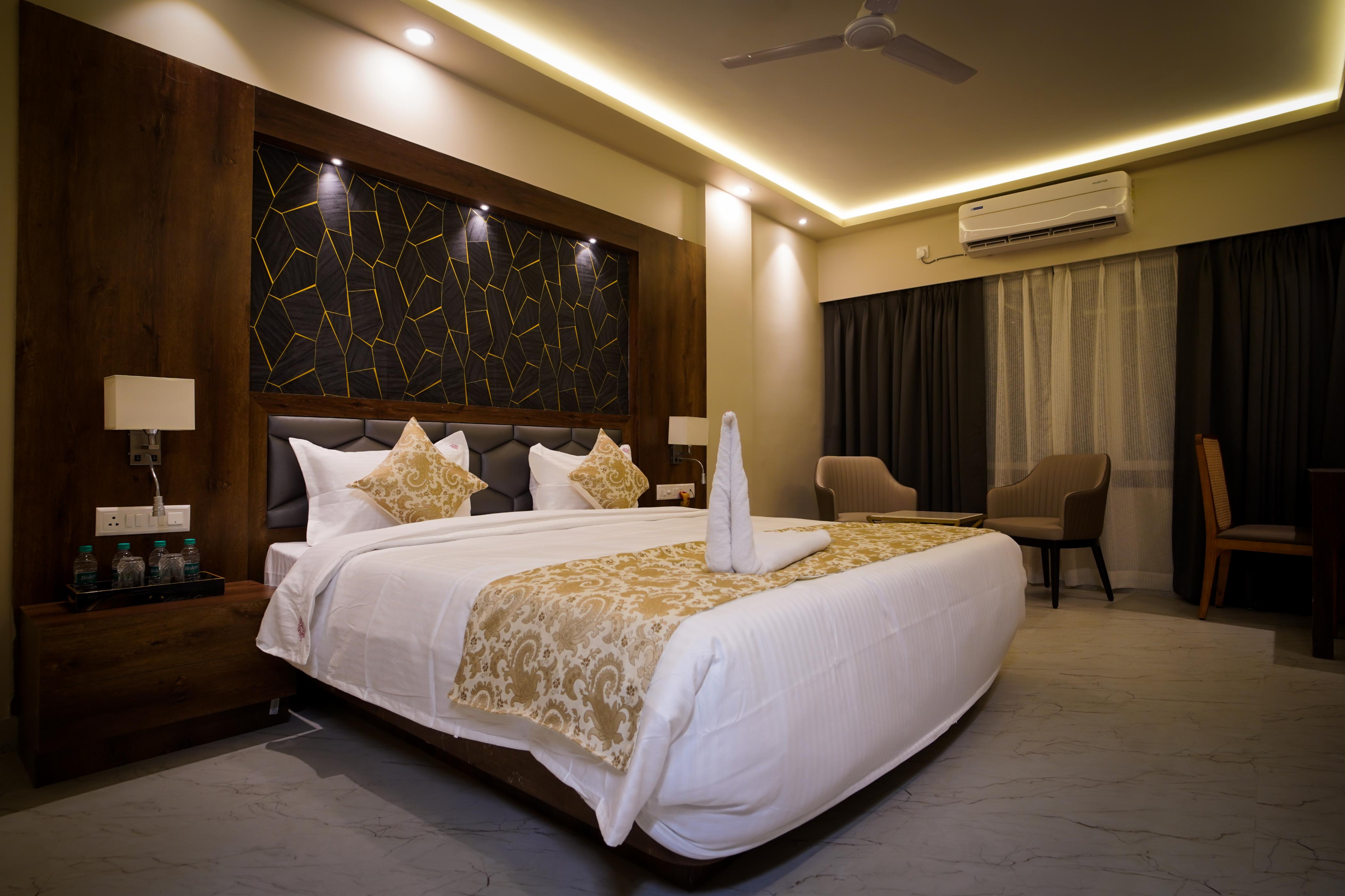The Adventure Luxury Hotel - Tap to explore photos