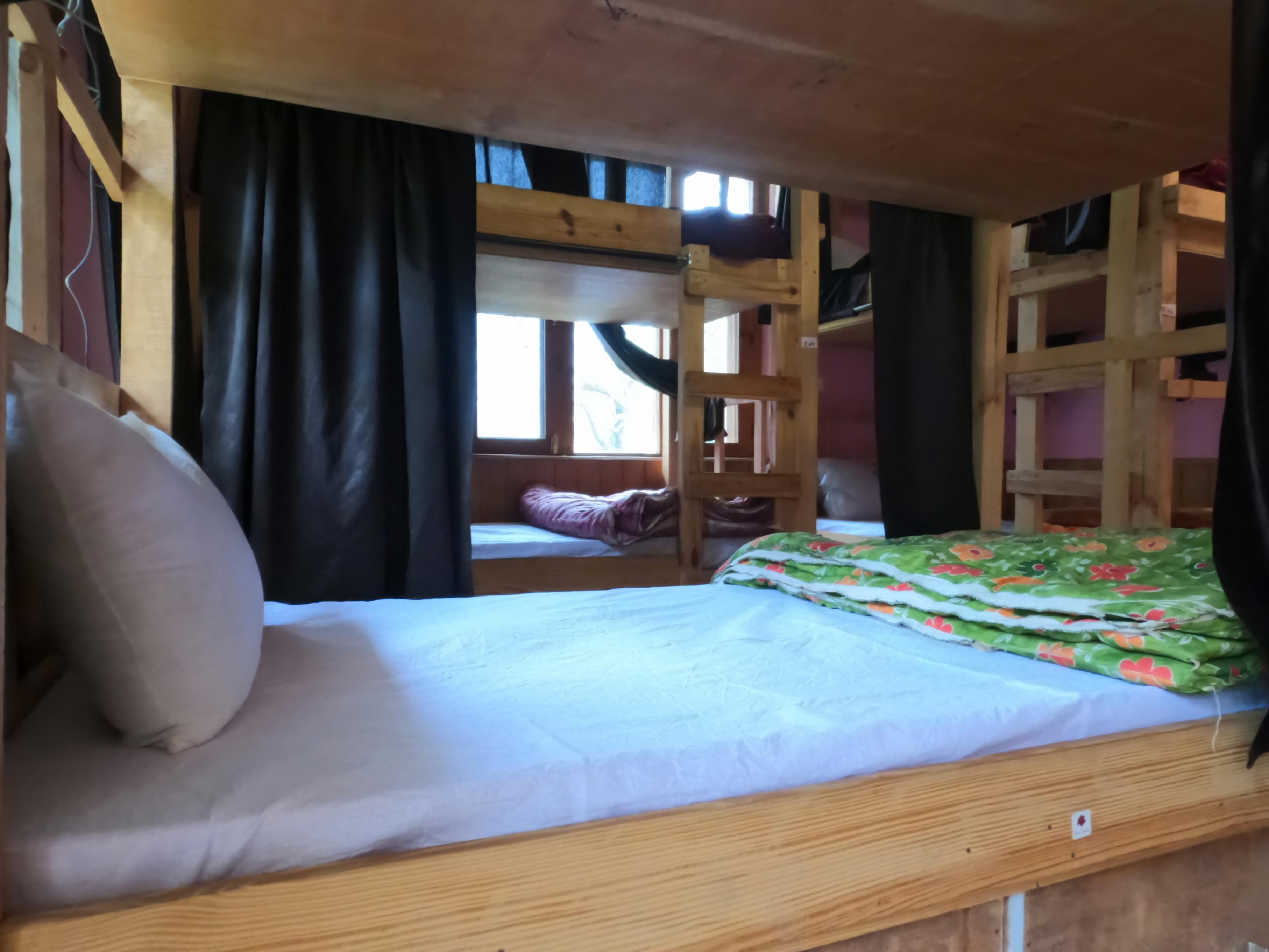 Backpacker's Stop Room Type - 1 bed in 10 Bed Mix Dormitory -1
