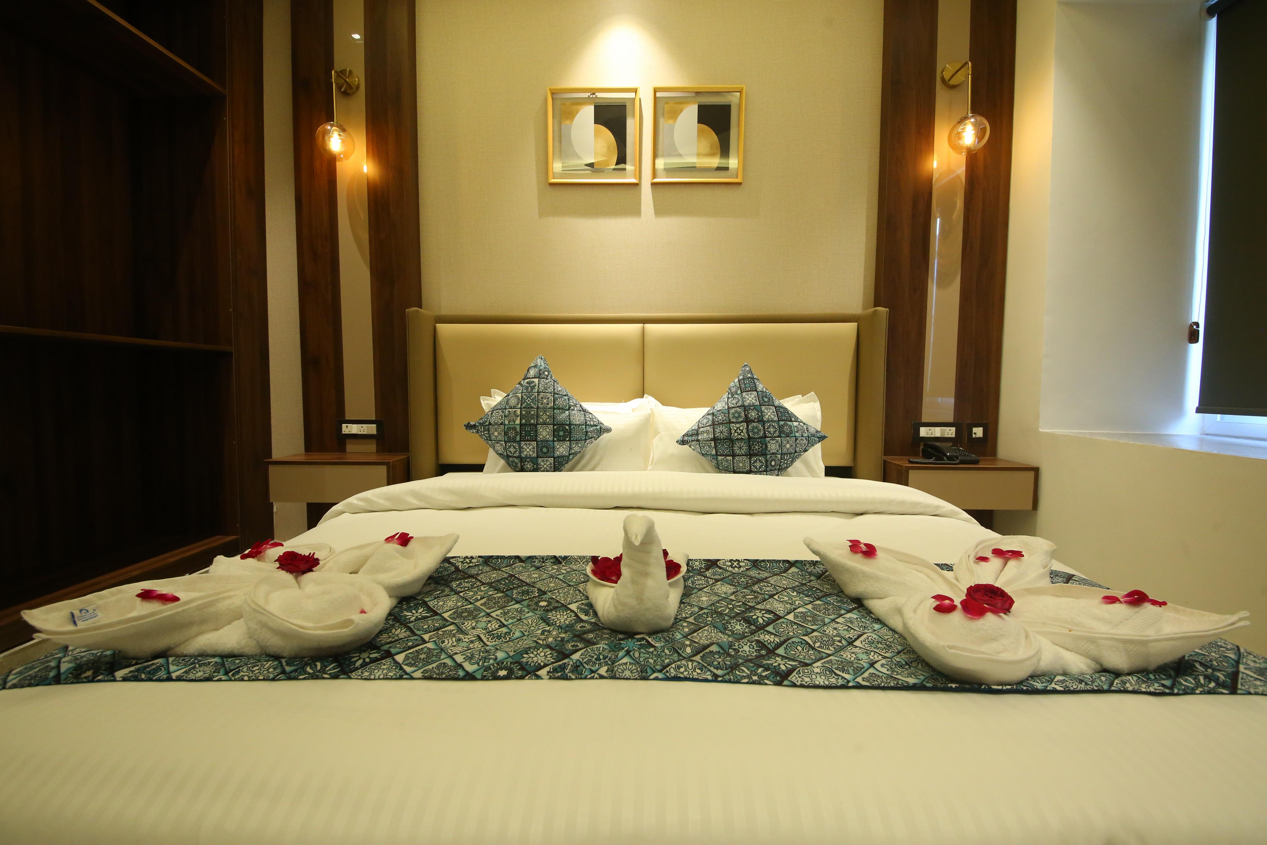 Hotel Dream Inn Tapovan with Inhouse Parking - Tap to explore photos