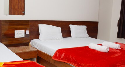 Hotel Himalaya Inn Room Type - Deluxe Tripple Bed AC