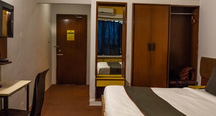 The Jaipur Emrald Hotel Room Type - Deluxe King Room