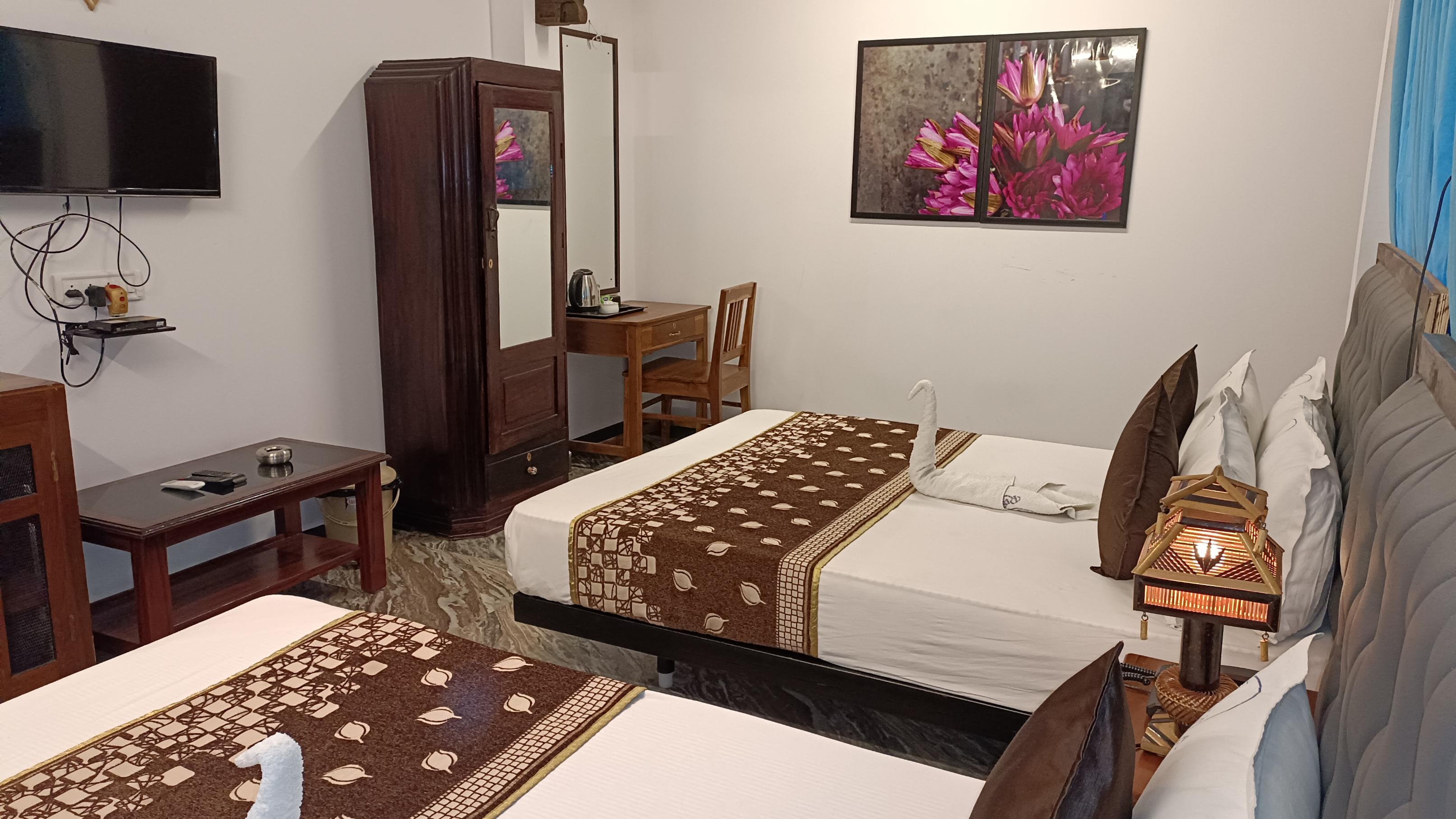 VILLA DE SRI VAARI RESIDENCY - Tap to explore photos