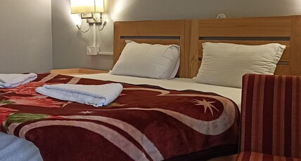 Madpackers Bir Rooms|Dorms Room Type - Superior Double Bed Ensuite with Private Balcony