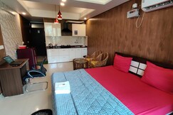 Cinnamon| Studio Apartment