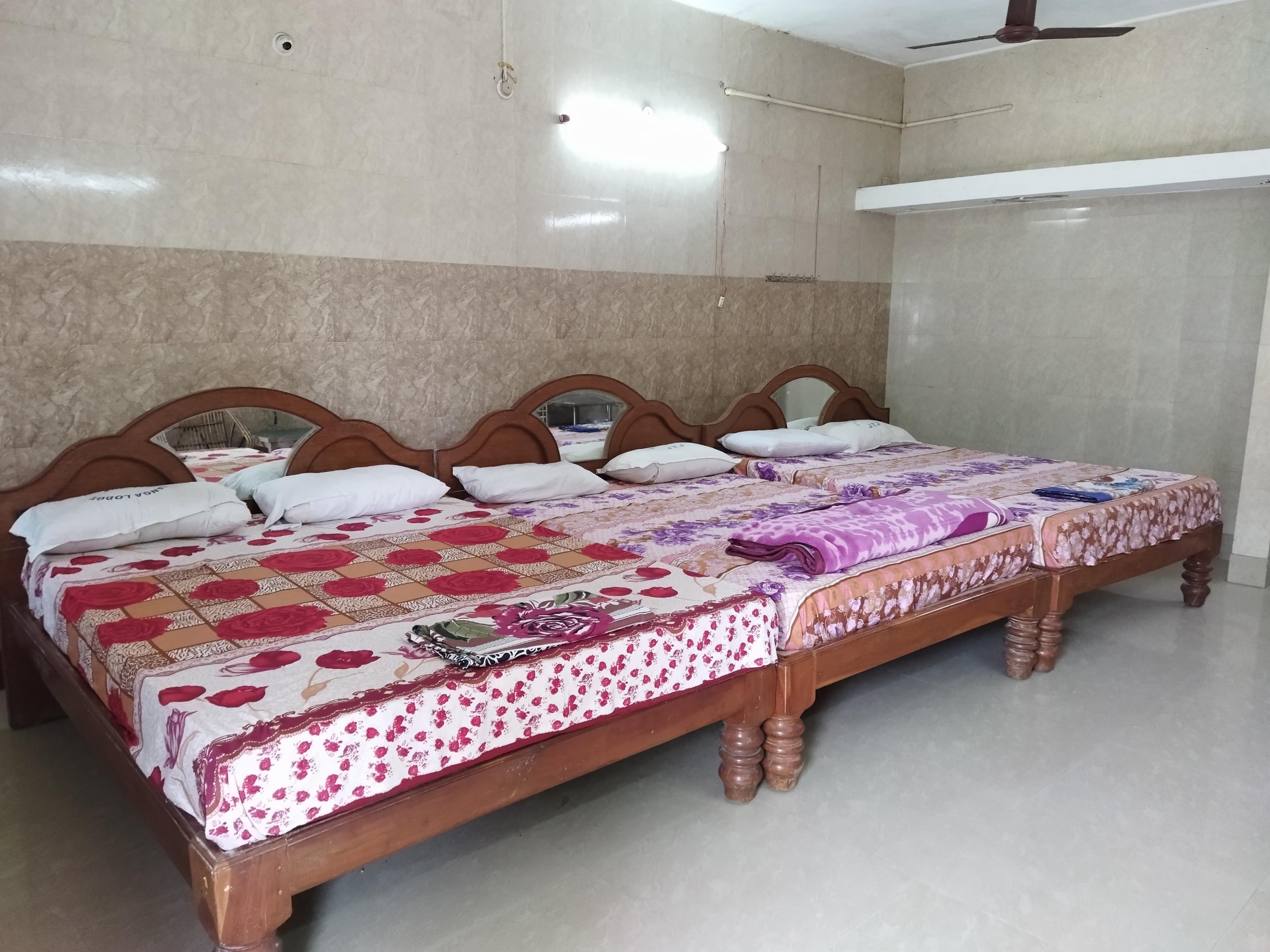 GANGA LODGE - Tap to explore photos