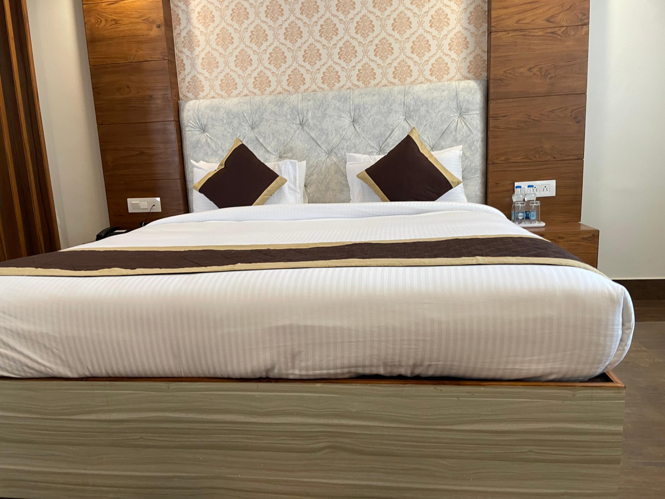 HOTEL HIMALAYAN REGENCY - Tap to explore photos