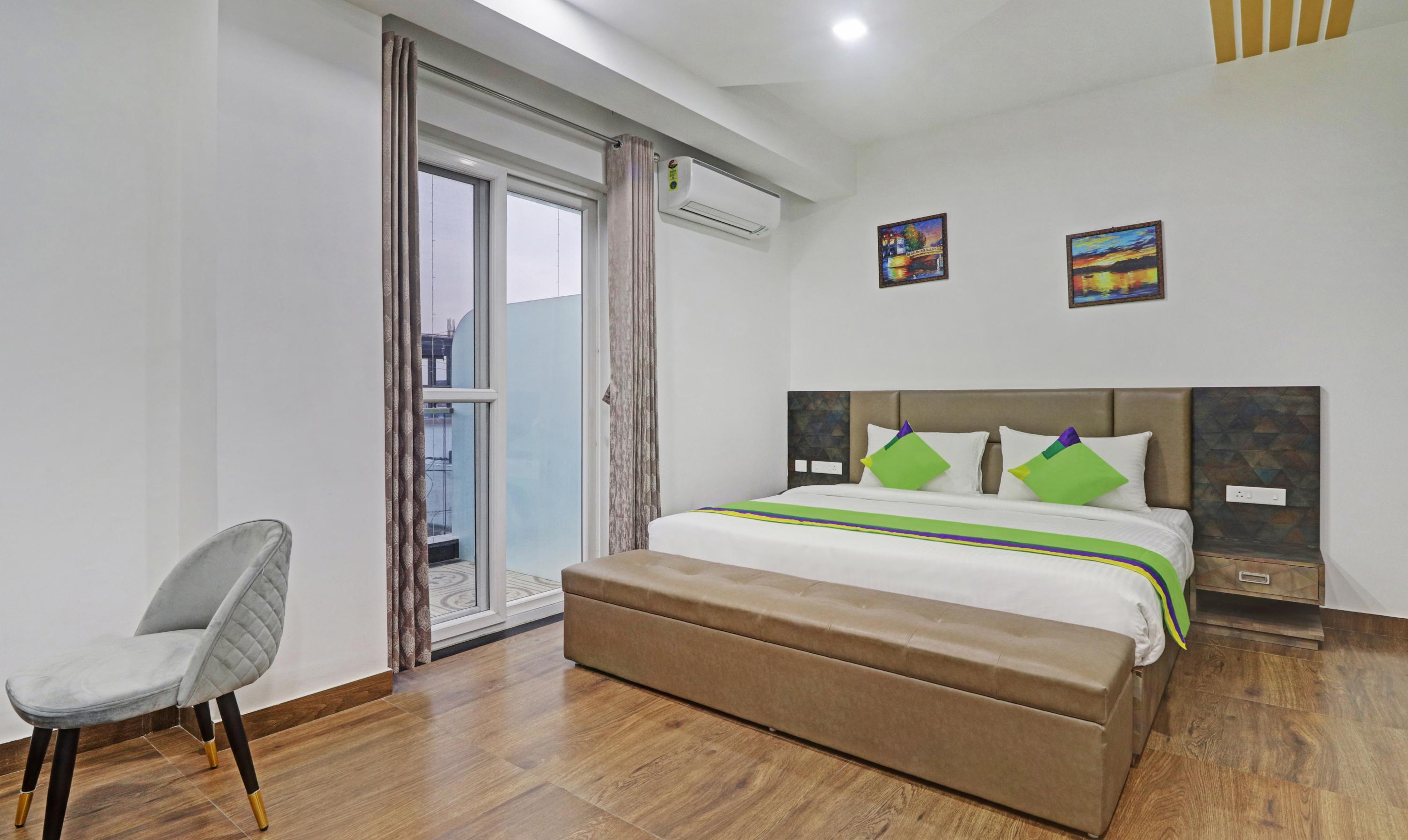 Treebo Kanopy Greens Near Railway Station Room Type - Superior Room with Balcony