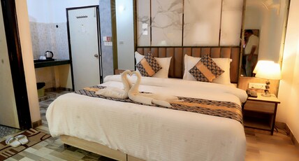 Hotel clink Delhi Airport Room Type - Executive Triple With Window View Hotel clink Delhi Airport Room Type - Executive Triple With Window View