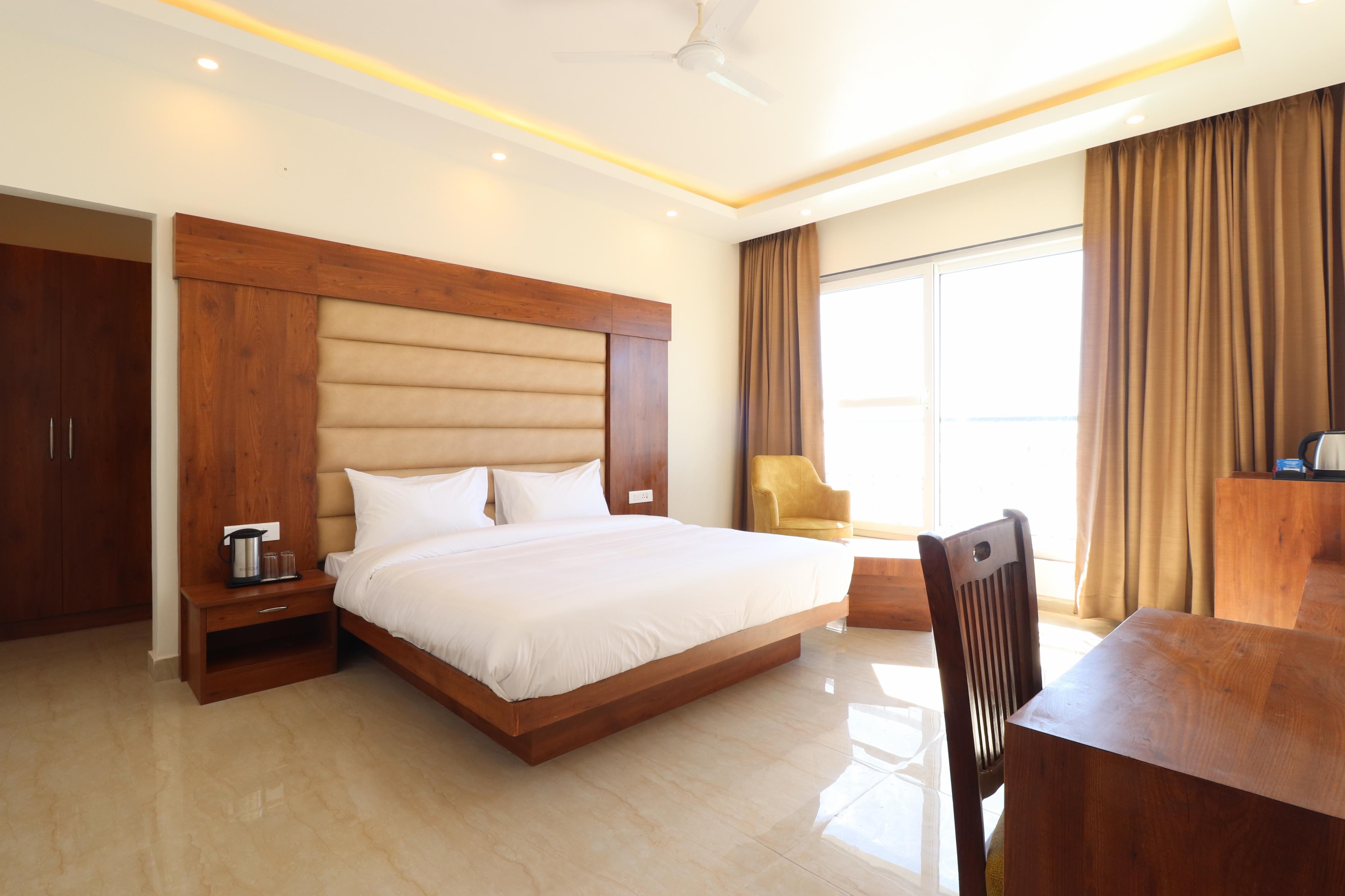 HOTEL MUSSOORIE HEIGHTS Room Type - Superior Room (Valley View)