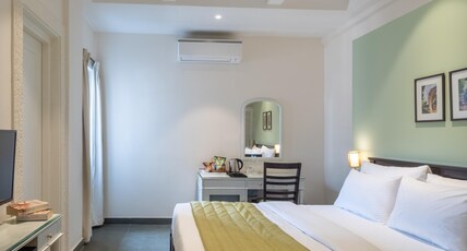 O'PIERRE Room Type - Deluxe - Queen Size Bed