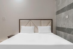 Address of Hotel O Dayal