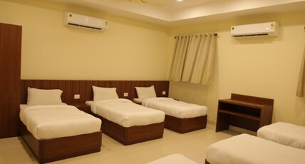 UP 22 VEG DHABA Room Type - FAMILY ROOM with 6 single bed