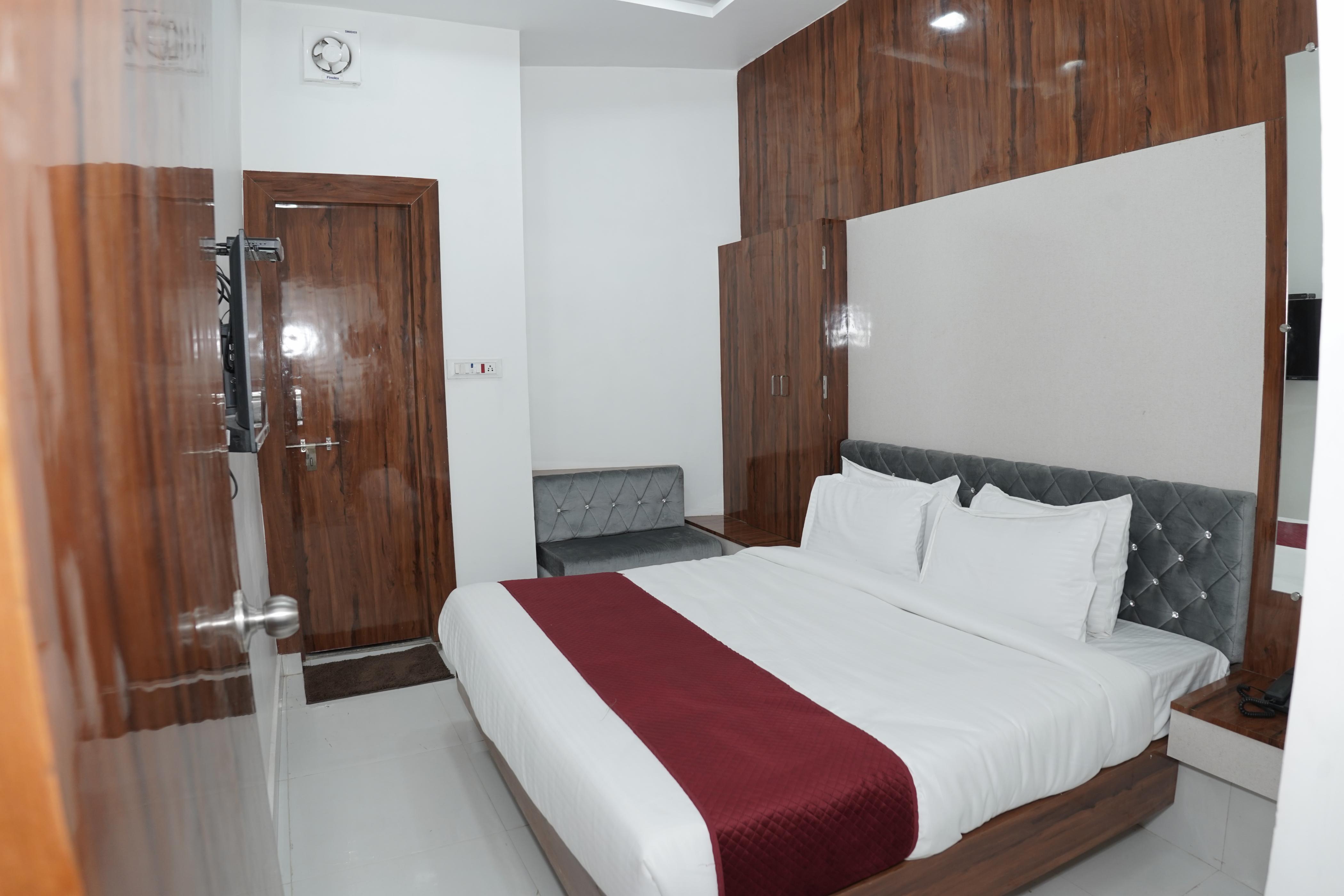 Shri Govindam Hotel - Tap to explore photos