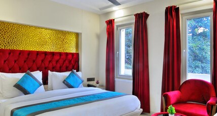 Hotel Delhi Fab Room Type - Deluxe Double  Room
