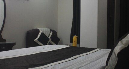 Hotel Shalimar Room Type - Deluxe Room Non A.C.