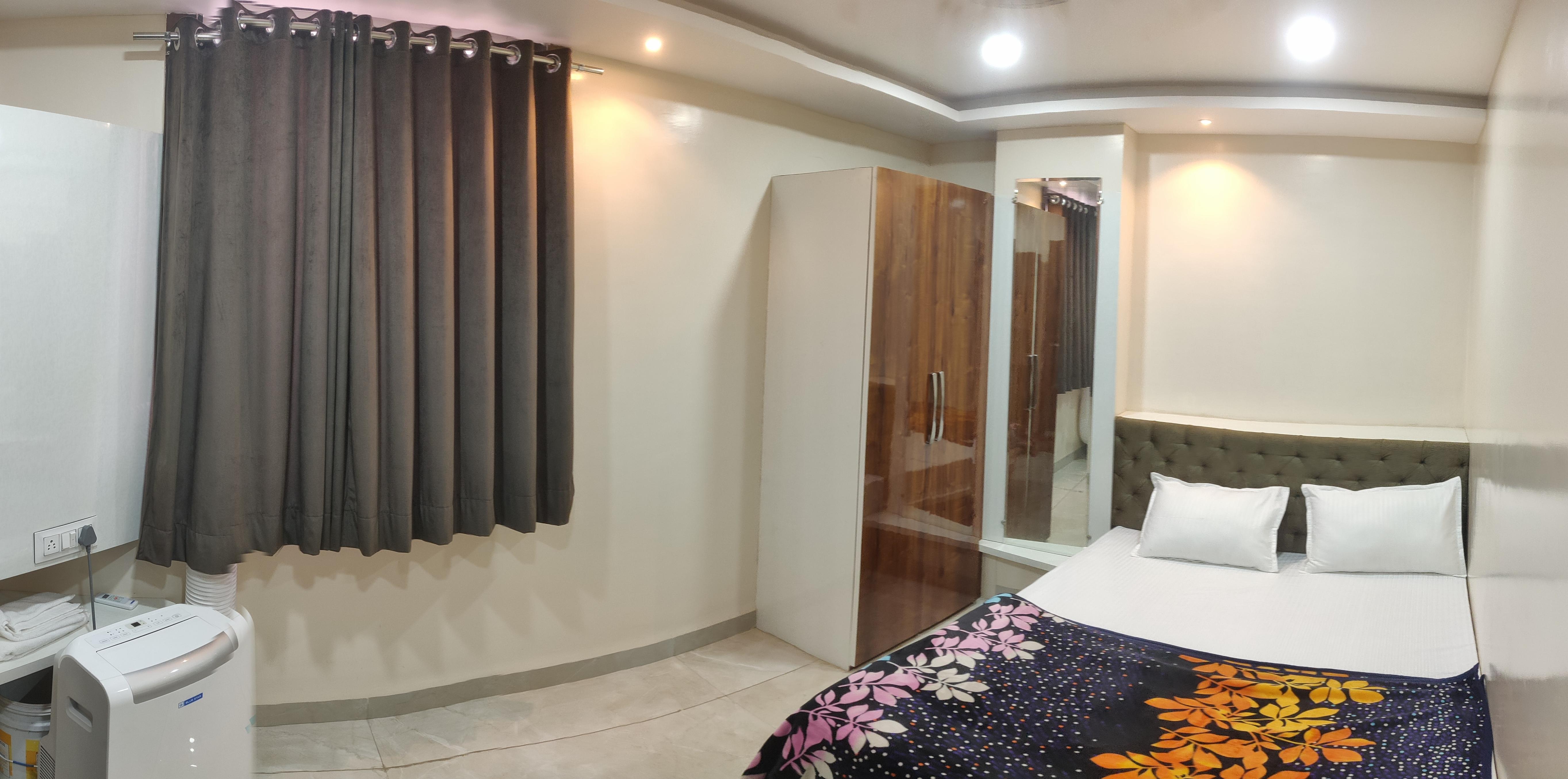 Hotel R.B. Palace Room Type - AC Super Deluxe