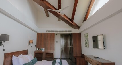 Vee Resort by Vaana, Part of StayVista Room Type - Royal Suite with Valley View