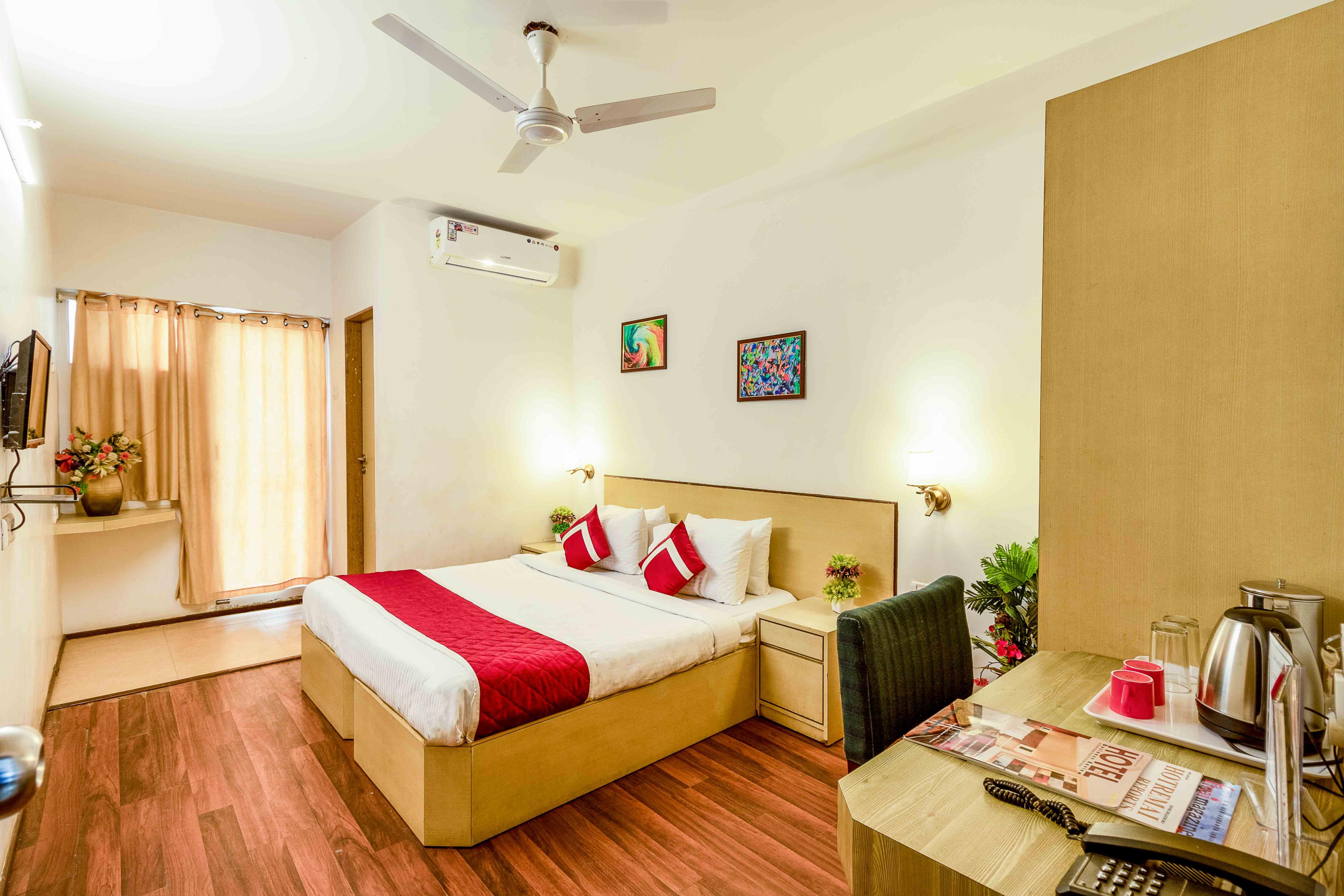Hotel Aadya Room Type - Deluxe room