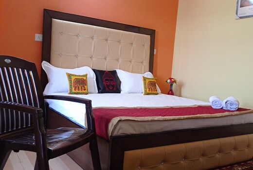 Bakshi Home Stay