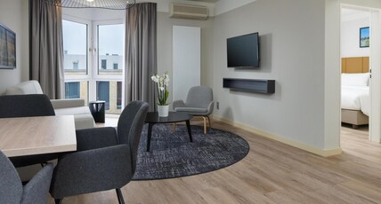 DoubleTree by Hilton Hannover Schweizerhof Room Type - KING ONE BEDROOM SUITE