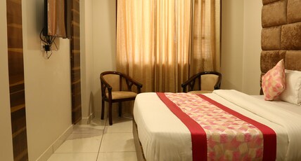 Hotel Kush Ganga @ Har Ki Pauri Room Type - Deluxe Room Hotel Kush Ganga @ Har Ki Pauri Room Type - Deluxe Room