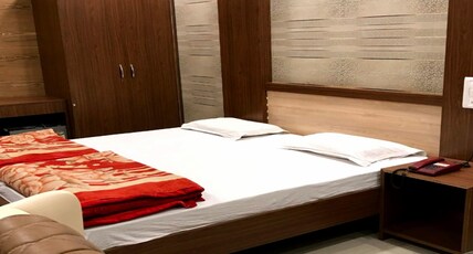 Hotel Natraj Bulandshahr Room Type - Deluxe Room