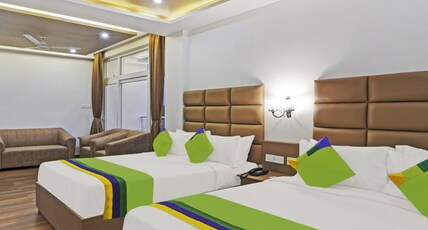 Treebo Premium Raffis' Andalusia Bay Way Room Type - Spacious Premium Room