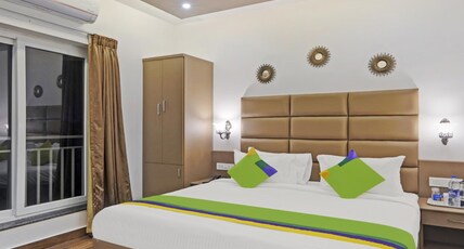 Treebo Premium Raffis' Andalusia Bay Way Room Type - Deluxe Family Room