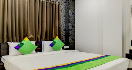Treebo Grand Euro Pipliyahana Square Room Type - Standard Room
