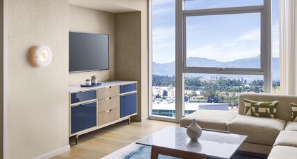 Conrad Los Angeles Room Type - CORNER SUITE - 1 KING BED